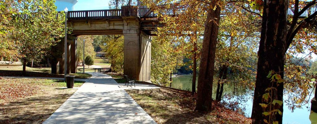 A picture of the Columbus Riverwalk and Trail.