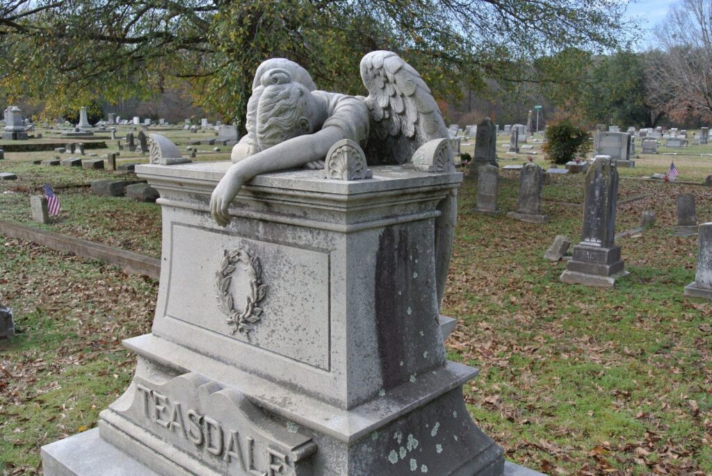 A picture of the weeping angel of Friendship Cemetery.